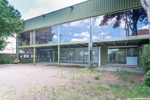 Depósito com 1600m², 10 vagas, Santa Maria Goretti em Porto Alegre