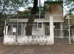 Casa com 80m², 1 suíte, 4 vagas, Passo Da Areia em Porto Alegre