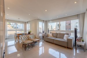 Apartamento com 113m², 3 dormitórios, 1 suíte, 3 vagas, Bela Vista em Porto Alegre